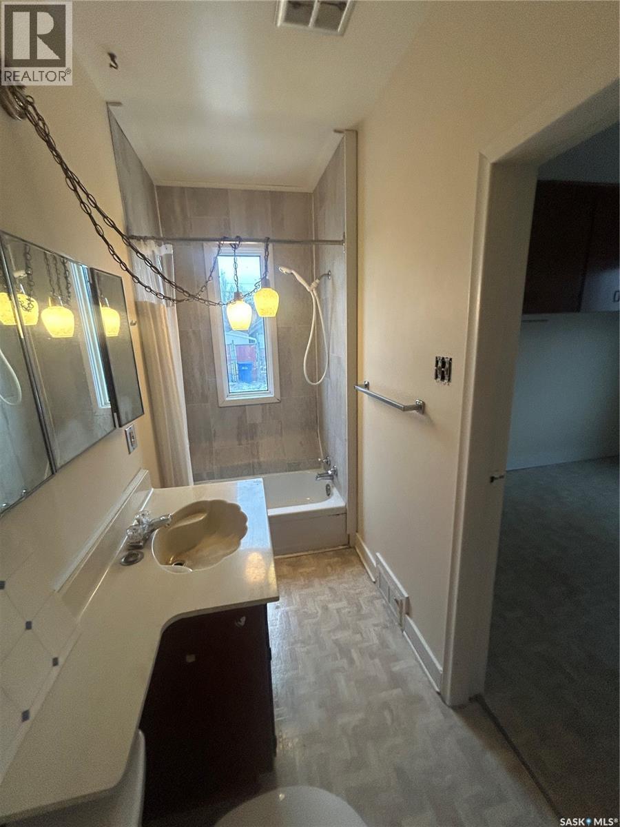 236 12th Street E, Prince Albert, Saskatchewan  S6V 0A1 - Photo 12 - SK024310