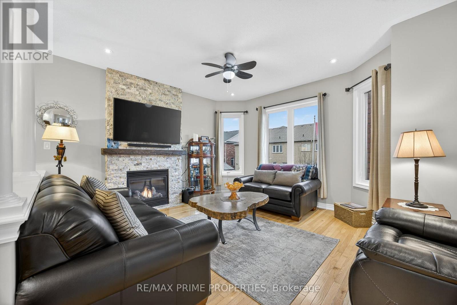 16 Don Rose Boulevard, East Gwillimbury (Mt Albert), Ontario  L0G 1M0 - Photo 6 - N12563704