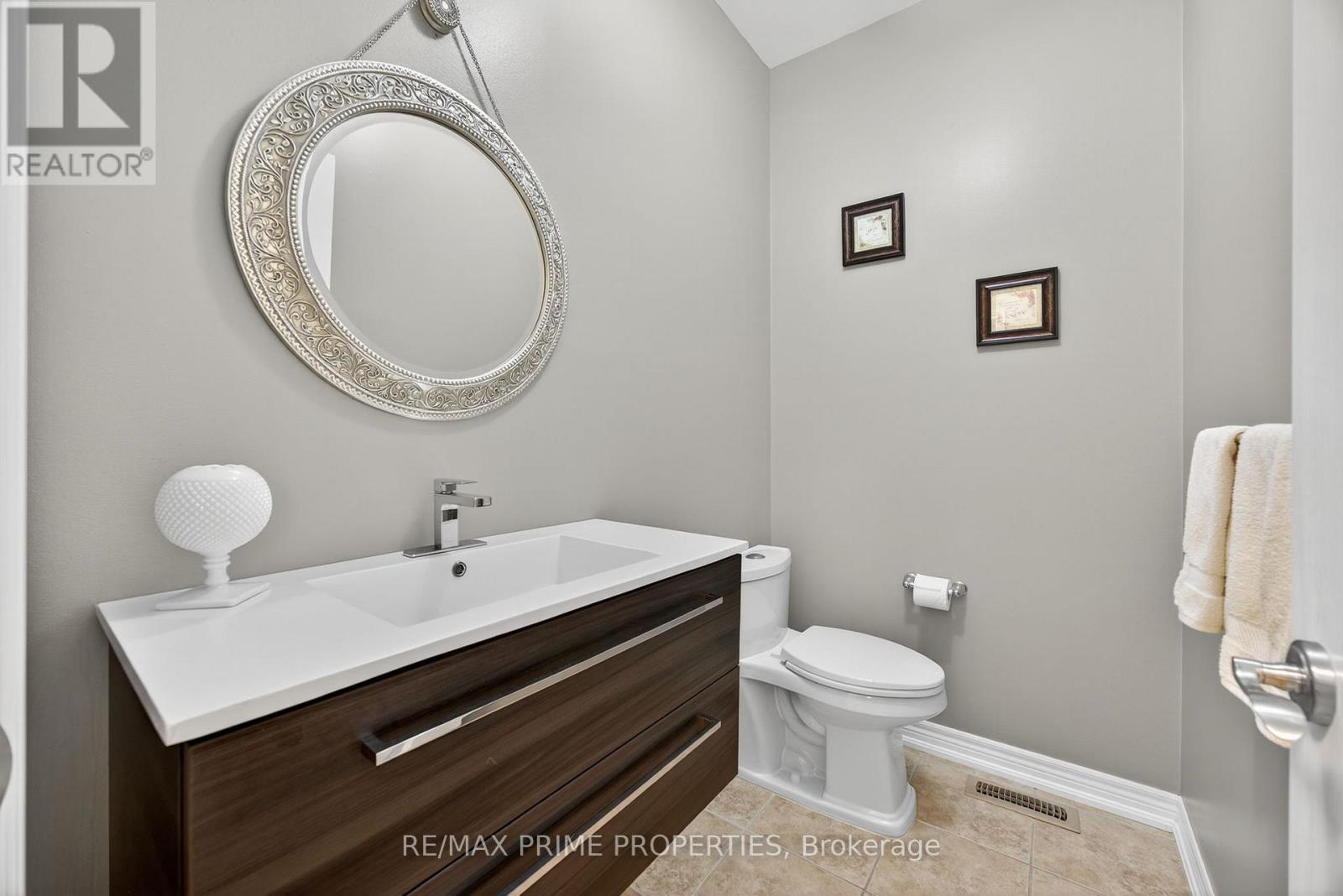 16 Don Rose Boulevard, East Gwillimbury (Mt Albert), Ontario  L0G 1M0 - Photo 8 - N12563704