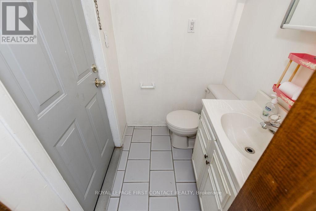 111 Graham Street, Essa (Angus), Ontario  L0M 1B0 - Photo 15 - N12563722