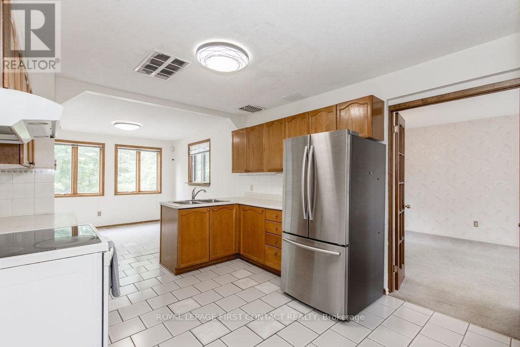 111 Graham Street, Essa (Angus), Ontario  L0M 1B0 - Photo 5 - N12563722