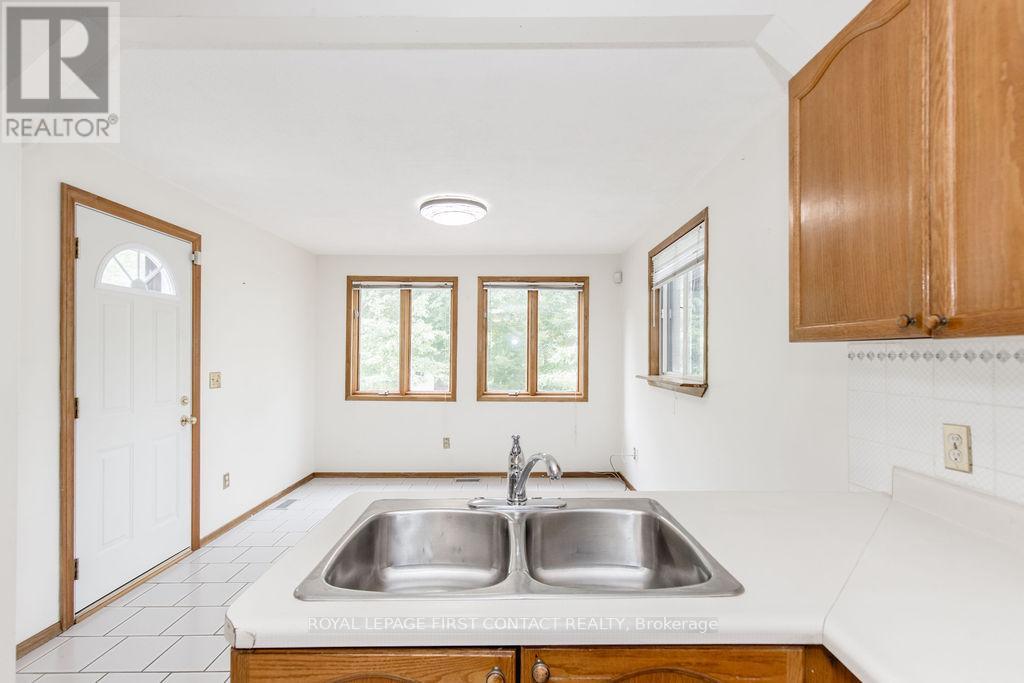 111 Graham Street, Essa (Angus), Ontario  L0M 1B0 - Photo 7 - N12563722