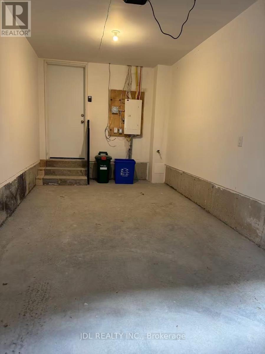 94 Matawin Lane, Richmond Hill, Ontario  L4B 0H7 - Photo 22 - N12563754