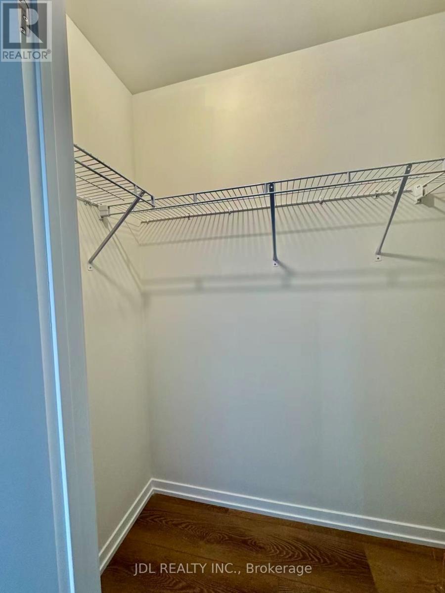 94 Matawin Lane, Richmond Hill, Ontario  L4B 0H7 - Photo 3 - N12563754