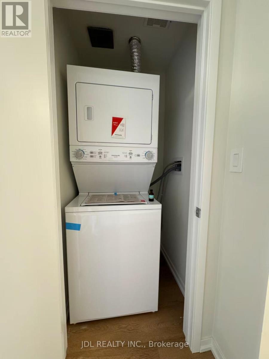 94 Matawin Lane, Richmond Hill, Ontario  L4B 0H7 - Photo 4 - N12563754