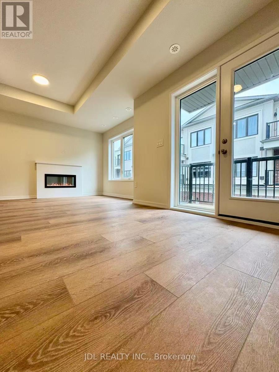 94 Matawin Lane, Richmond Hill, Ontario  L4B 0H7 - Photo 7 - N12563754