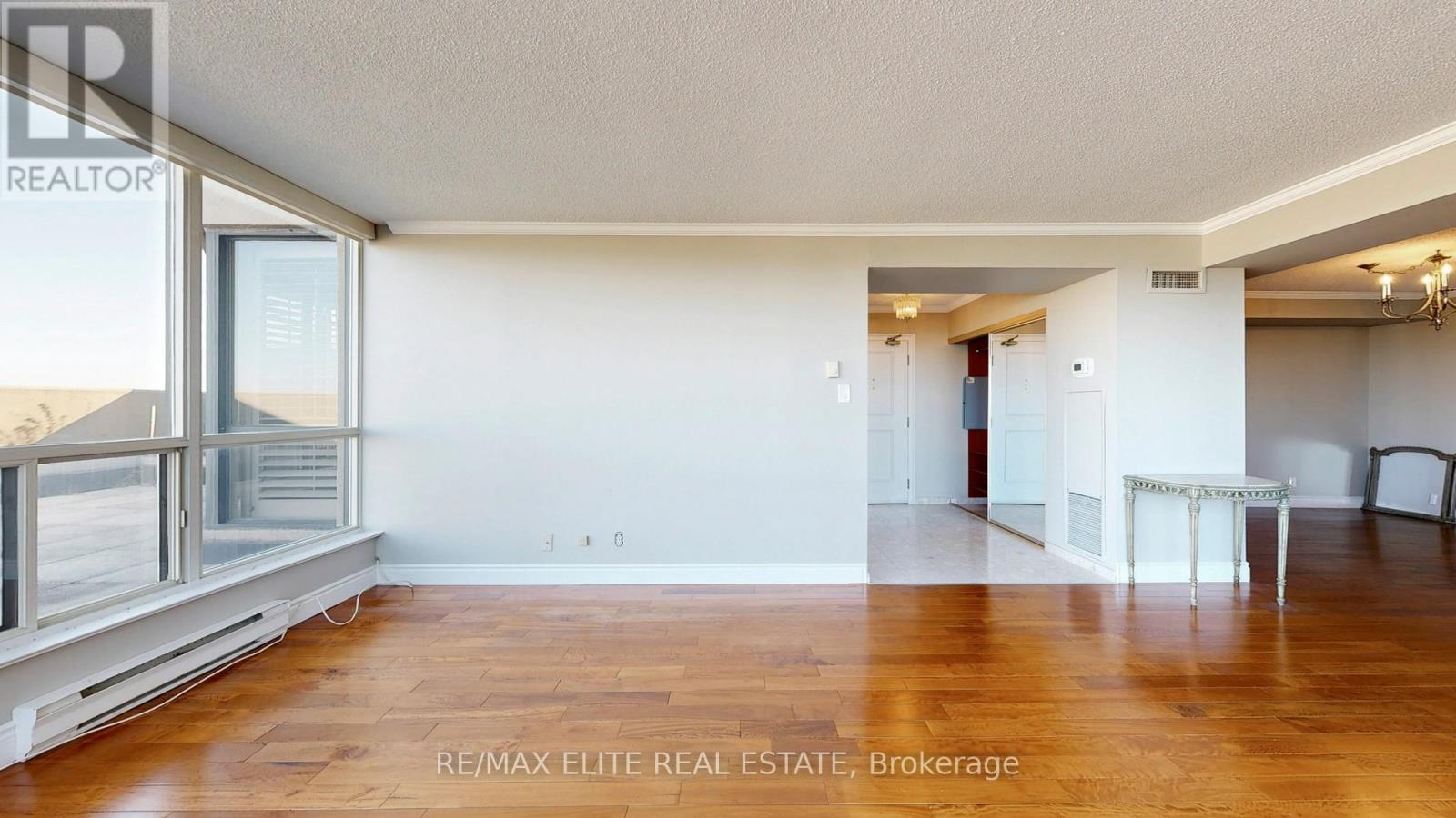 1409 - 22 Clarissa Drive, Richmond Hill, Ontario  L4C 9R6 - Photo 17 - N12563776