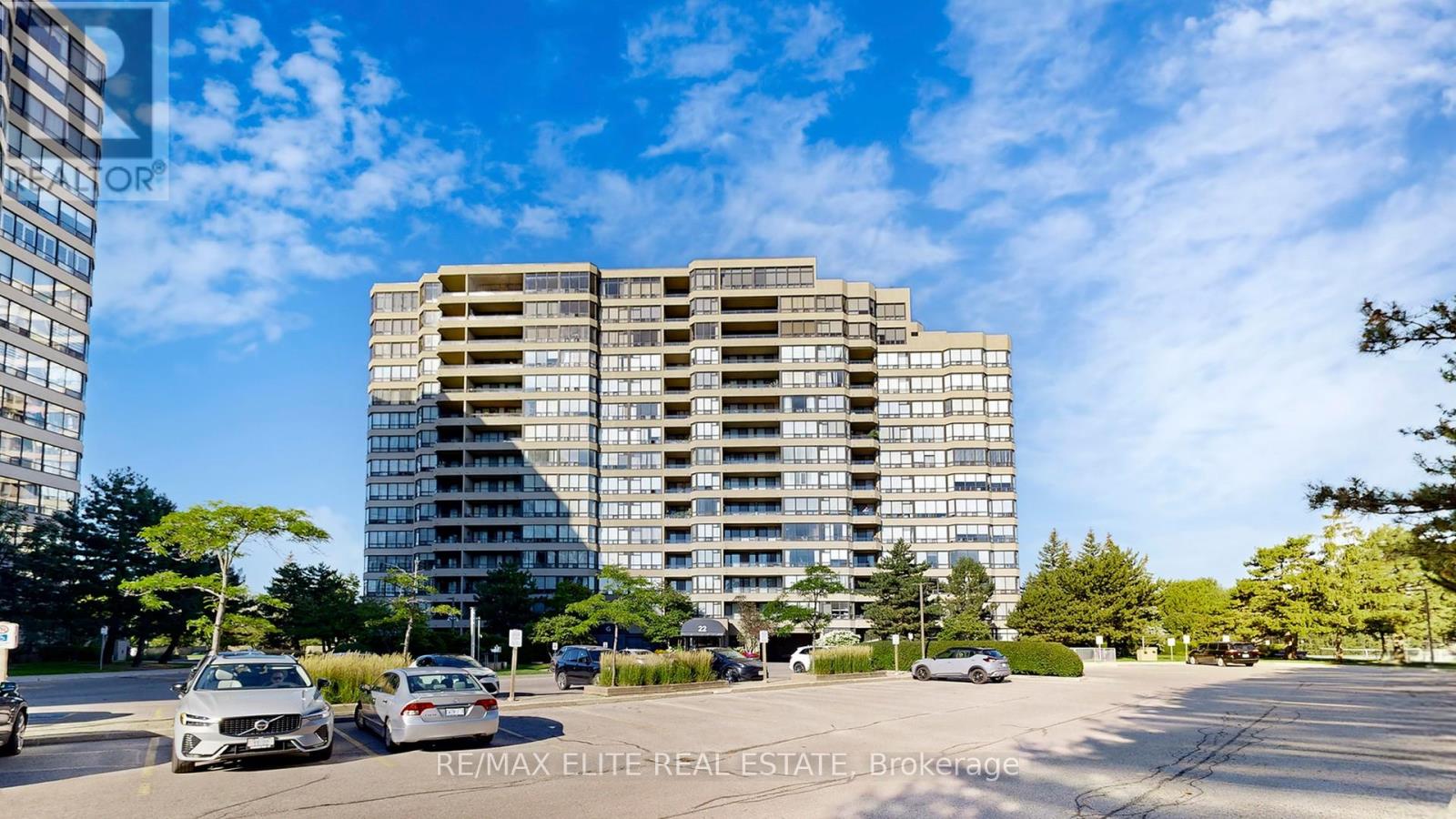 1409 - 22 Clarissa Drive, Richmond Hill, Ontario  L4C 9R6 - Photo 2 - N12563776