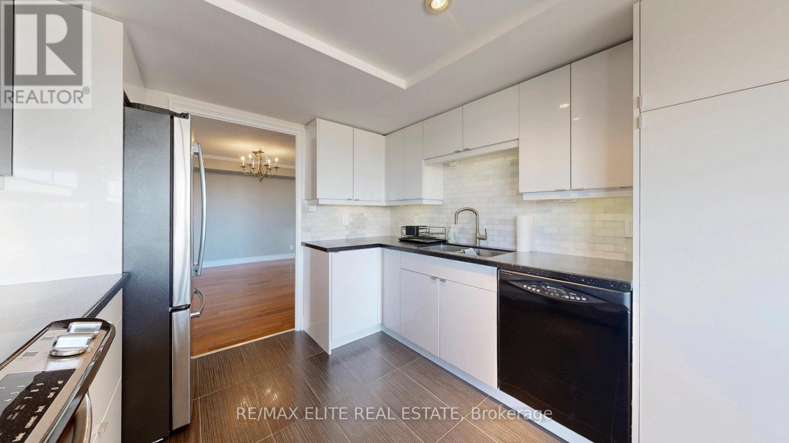 1409 - 22 Clarissa Drive, Richmond Hill, Ontario  L4C 9R6 - Photo 25 - N12563776