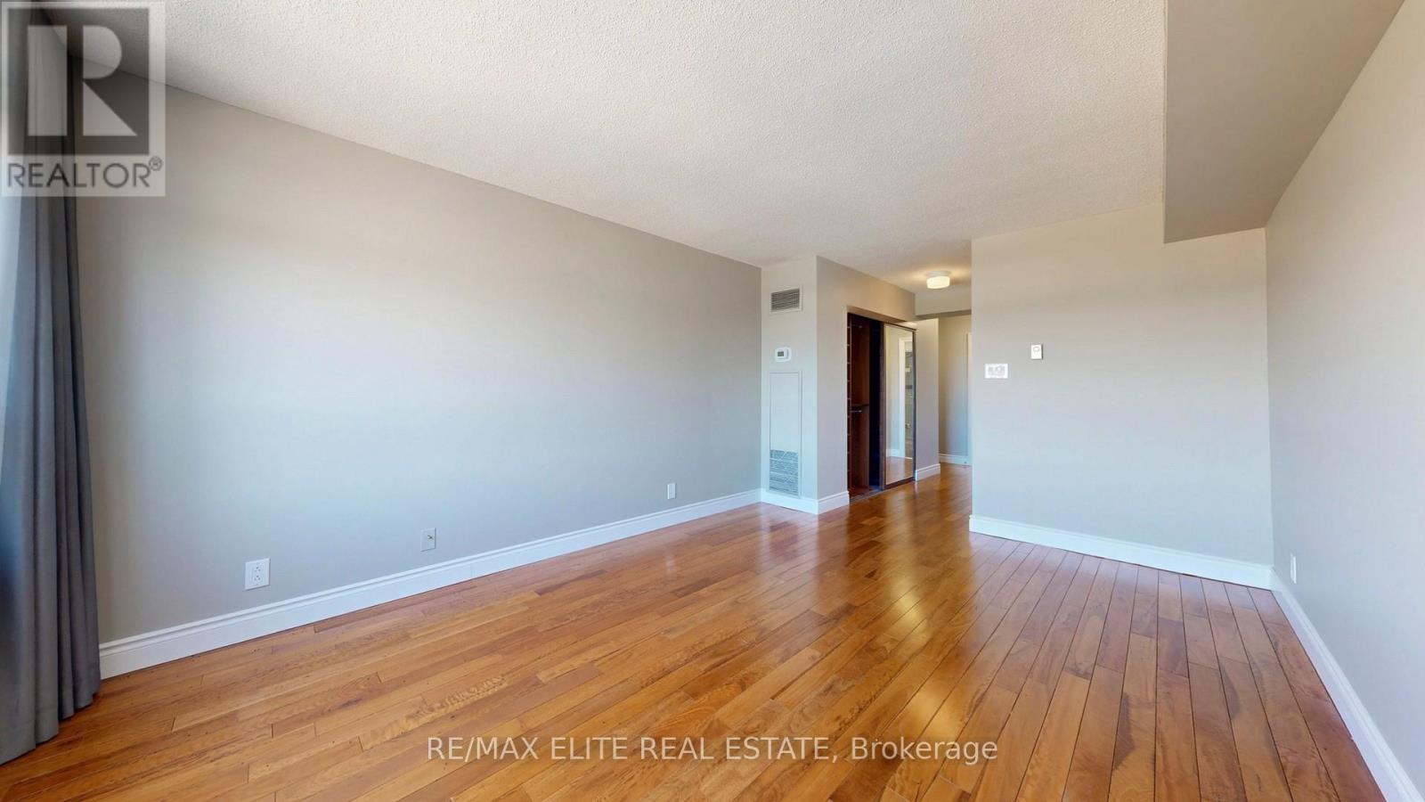 1409 - 22 Clarissa Drive, Richmond Hill, Ontario  L4C 9R6 - Photo 31 - N12563776