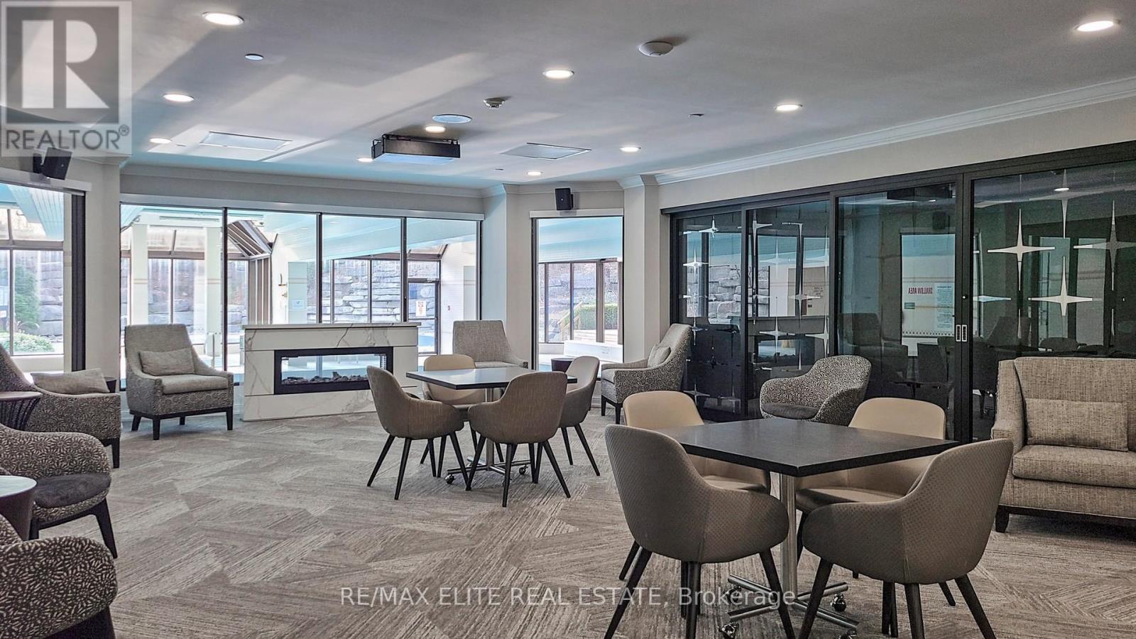 1409 - 22 Clarissa Drive, Richmond Hill, Ontario  L4C 9R6 - Photo 5 - N12563776