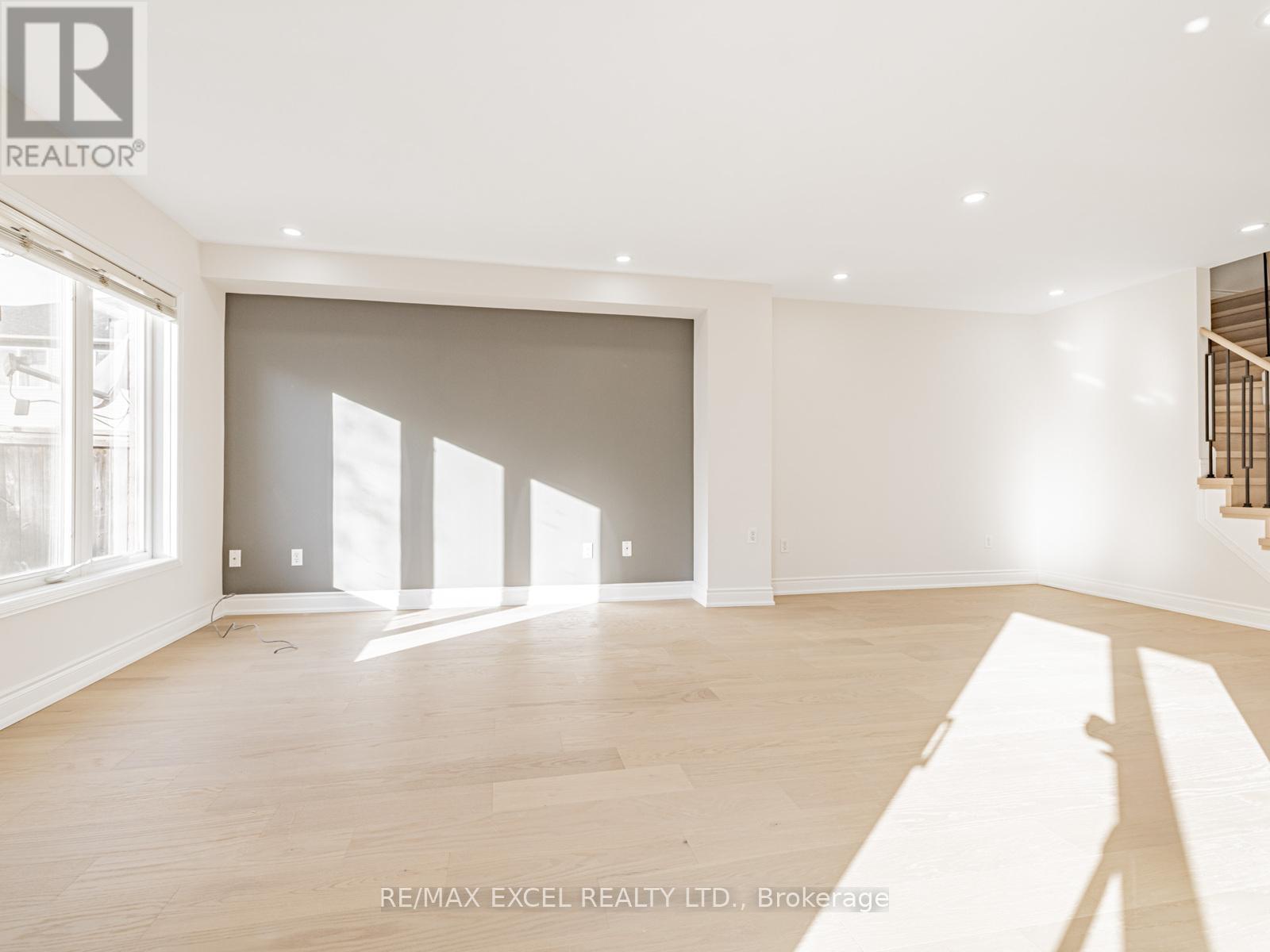 105 Millcliff Circle, Aurora, Ontario  L4G 7P1 - Photo 11 - N12563782