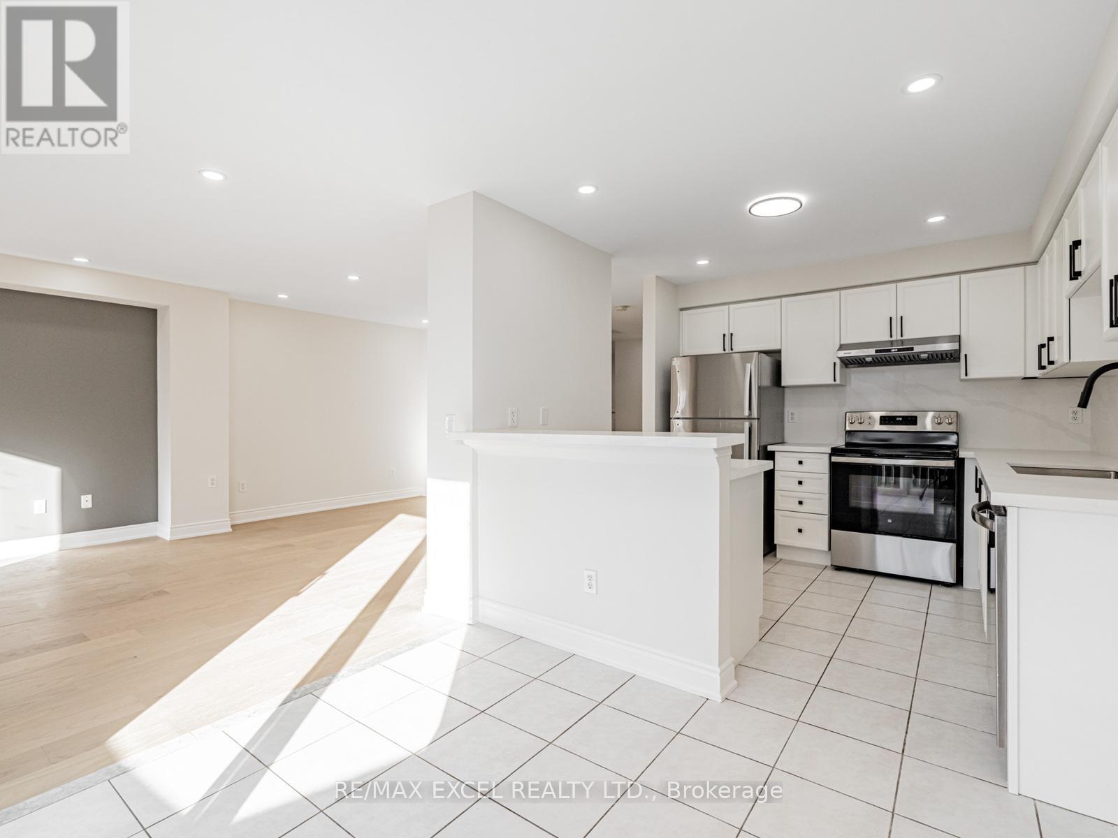 105 Millcliff Circle, Aurora, Ontario  L4G 7P1 - Photo 12 - N12563782