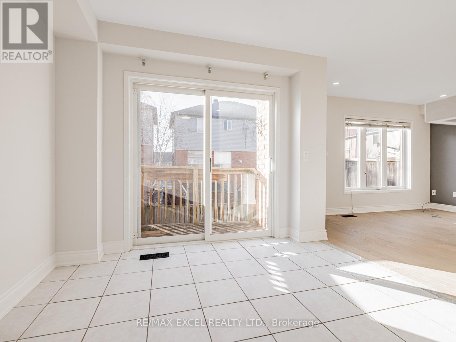 105 Millcliff Circle, Aurora, Ontario  L4G 7P1 - Photo 16 - N12563782