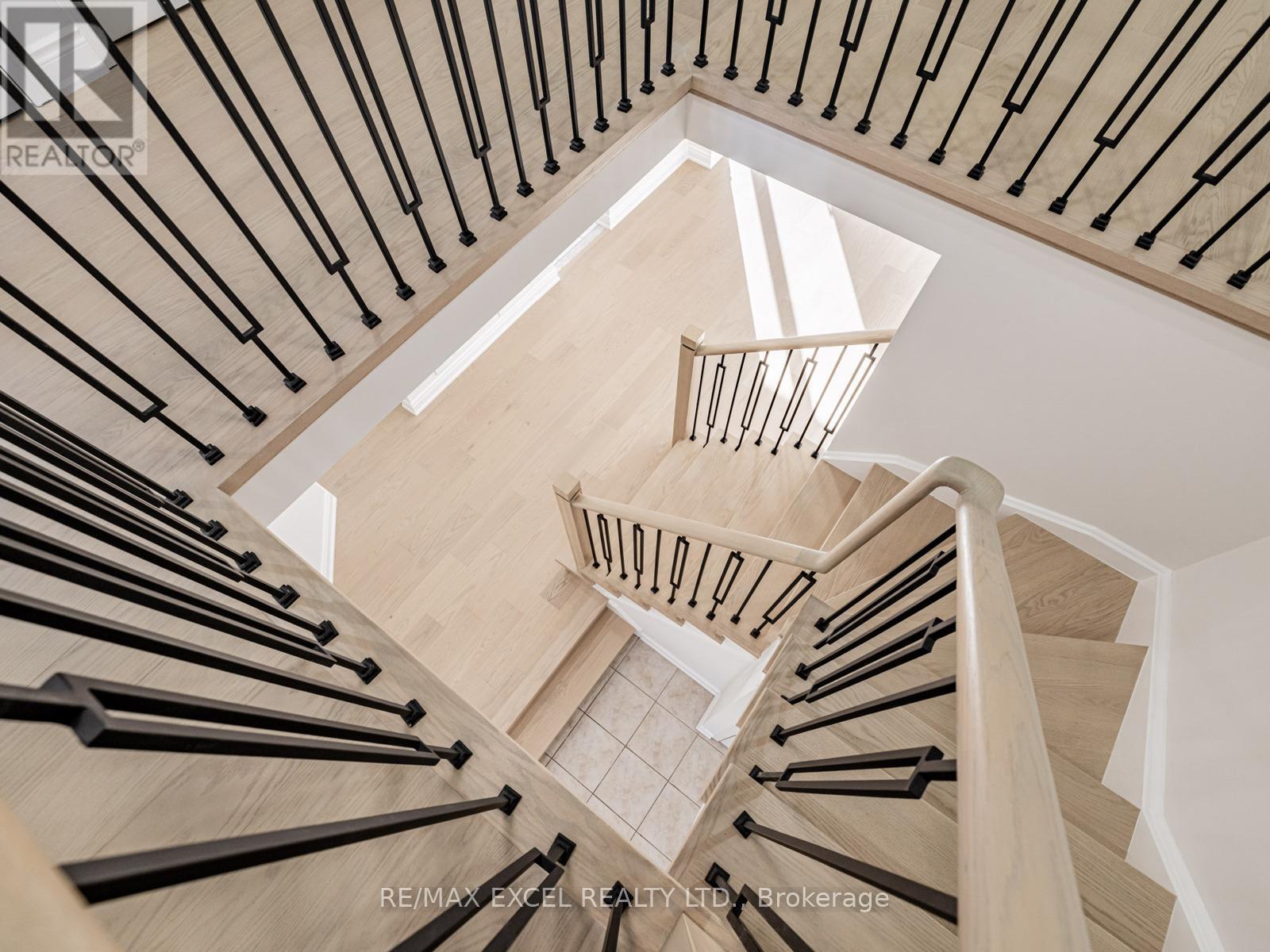 105 Millcliff Circle, Aurora, Ontario  L4G 7P1 - Photo 17 - N12563782