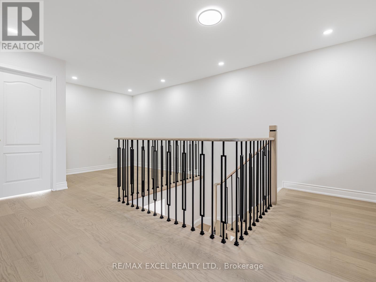 105 Millcliff Circle, Aurora, Ontario  L4G 7P1 - Photo 18 - N12563782