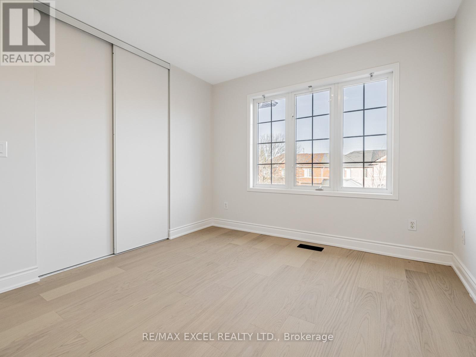 105 Millcliff Circle, Aurora, Ontario  L4G 7P1 - Photo 21 - N12563782