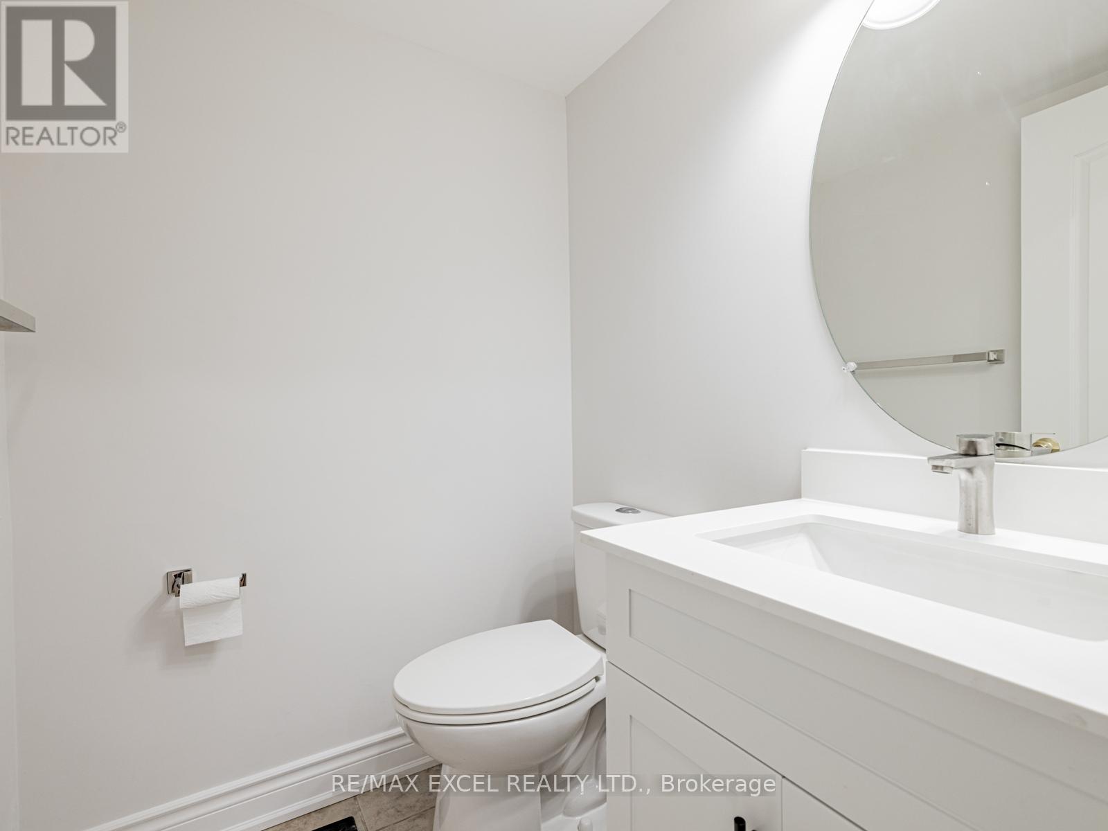 105 Millcliff Circle, Aurora, Ontario  L4G 7P1 - Photo 4 - N12563782