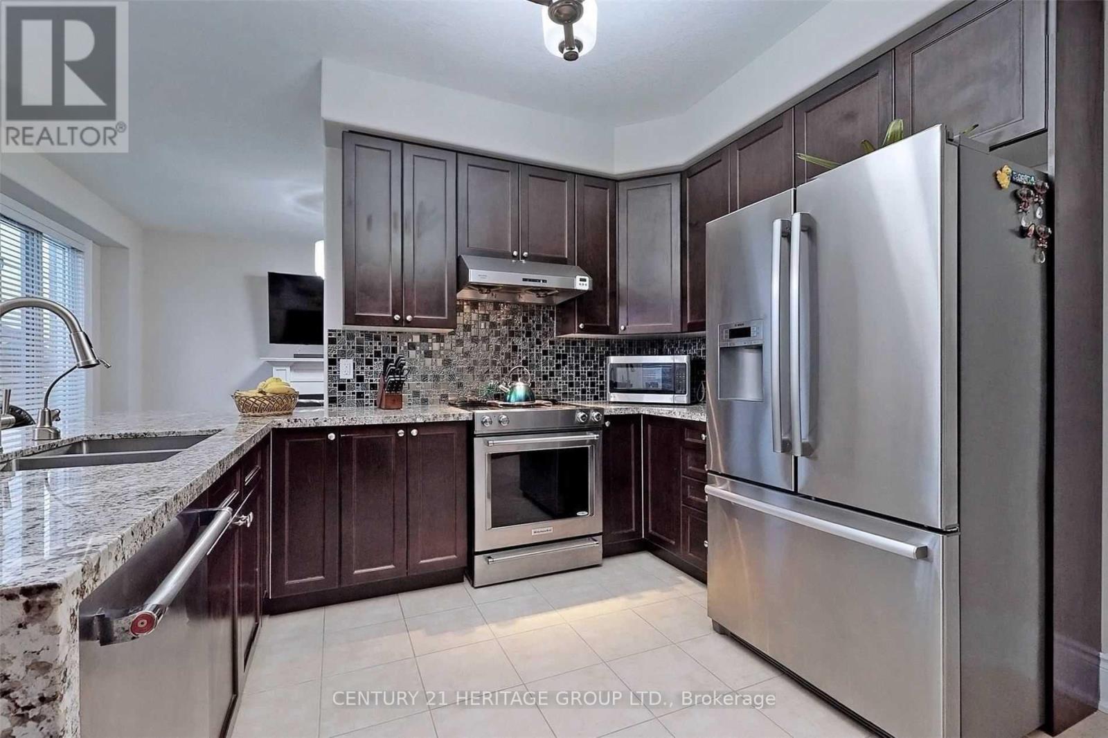 16 Tim Jacobs Drive, Georgina, Ontario  L4P 4C7 - Photo 11 - N12563810