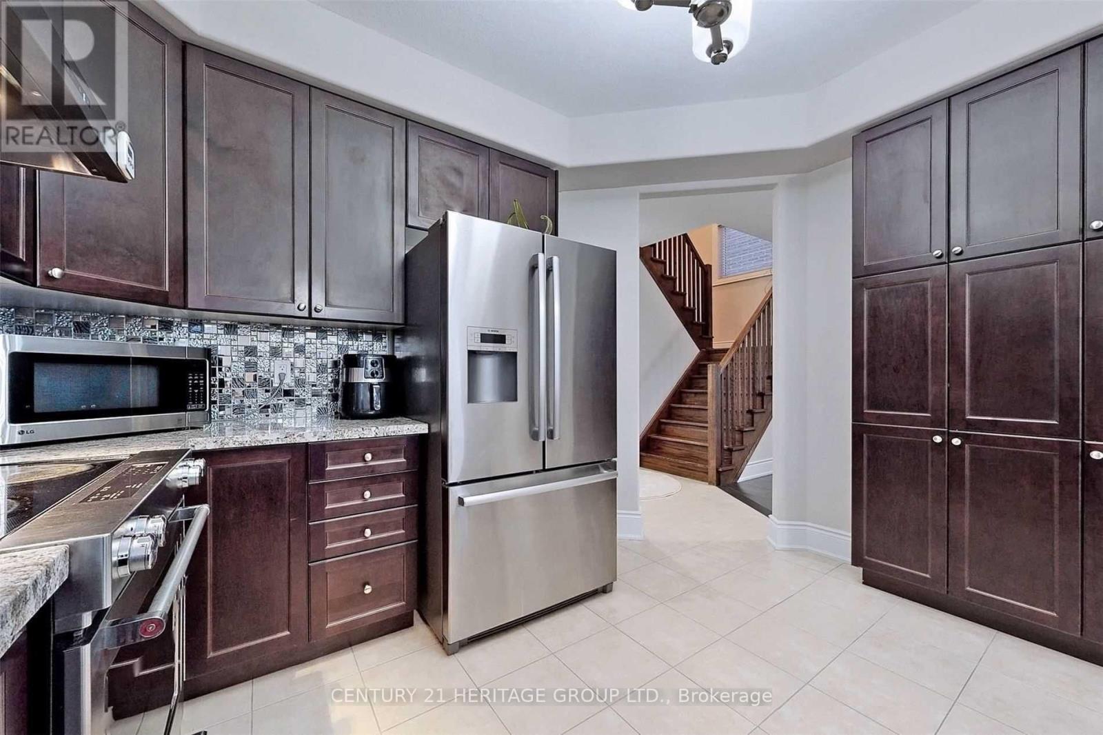 16 Tim Jacobs Drive, Georgina, Ontario  L4P 4C7 - Photo 12 - N12563810