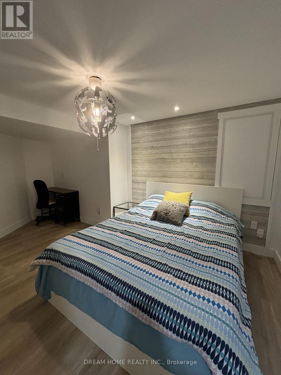 Bsmt/2 - 160 Olde Bayview Avenue, Richmond Hill, Ontario  L4E 3C6 - Photo 8 - N12563836