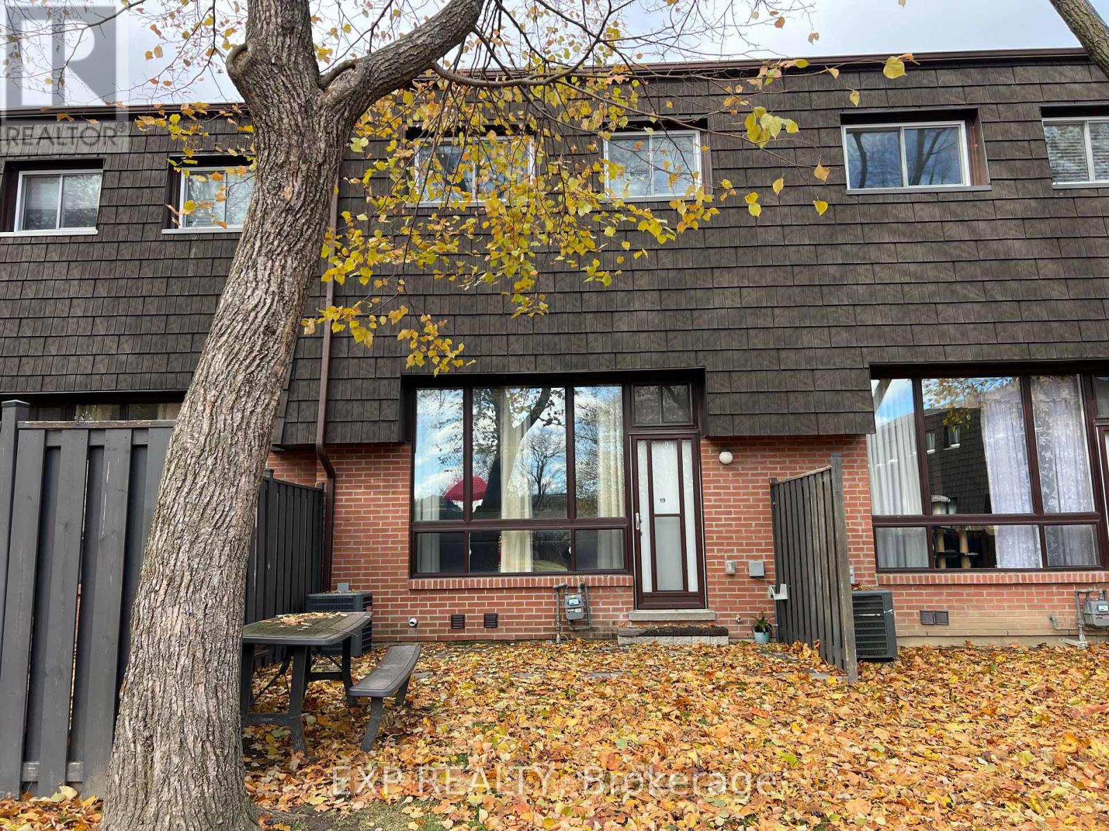 19 Darras Court, Brampton, Ontario  L6T 1W7 - Photo 44 - W12549826