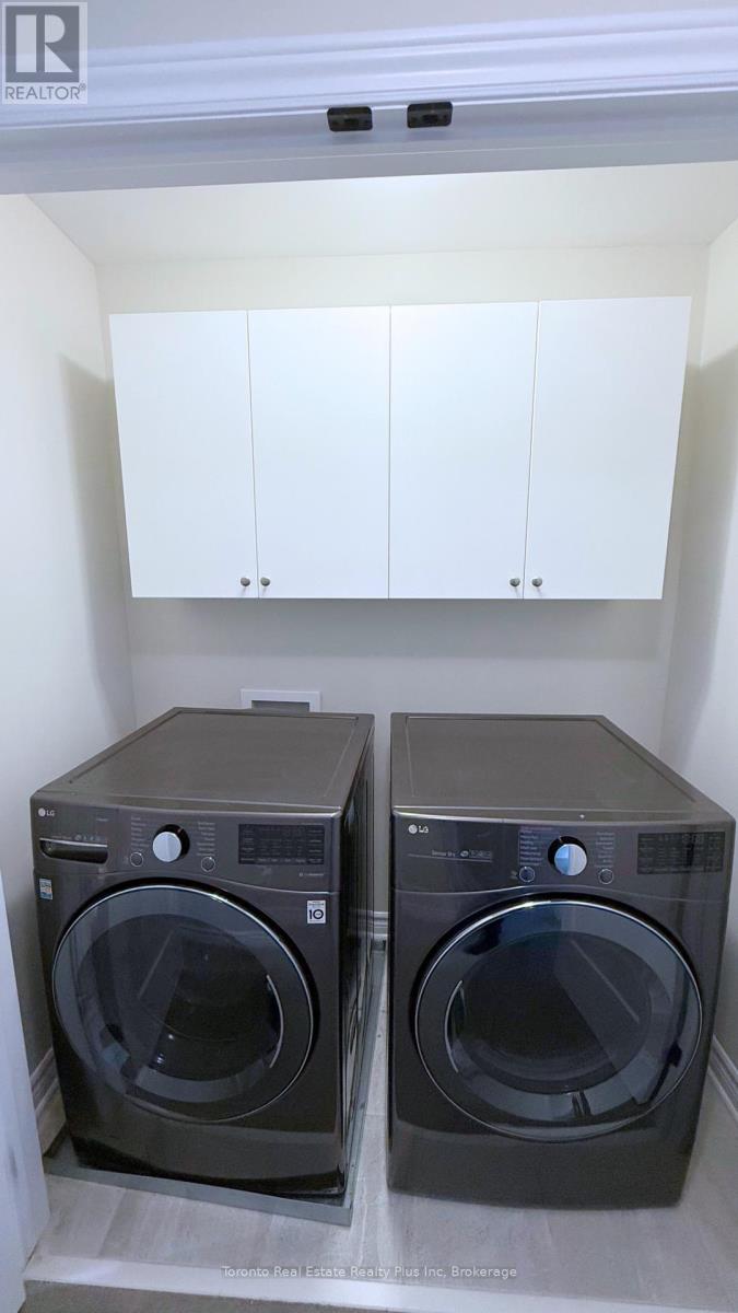 90 Nepeta Crescent, Ottawa, Ontario  K1T 0S6 - Photo 14 - X12553194