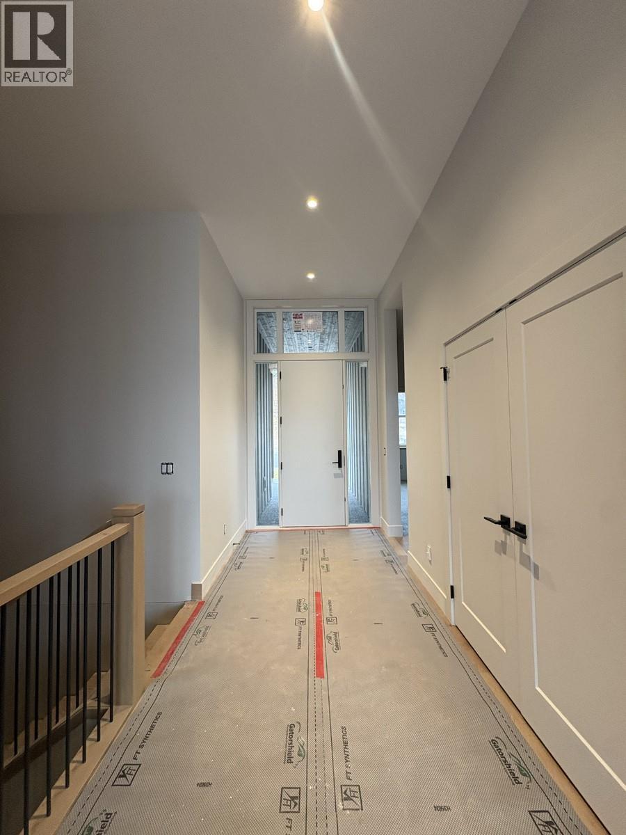 2066 Cortina Drive, Kelowna, British Columbia  V1P 0B2 - Photo 16 - 10369753