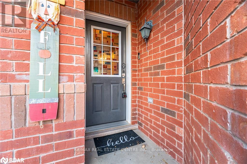 322 Chuchmach Close, Milton, Ontario  L9T 8B5 - Photo 3 - W12563736