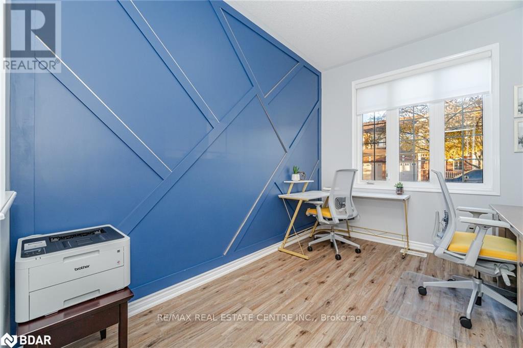 322 Chuchmach Close, Milton, Ontario  L9T 8B5 - Photo 5 - W12563736