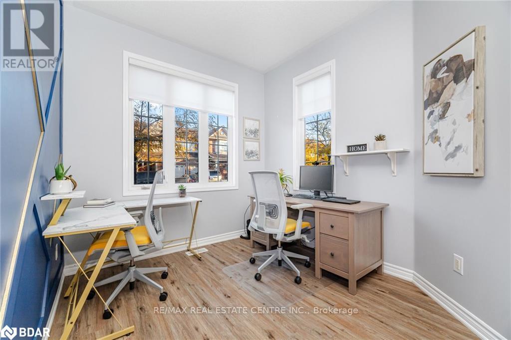 322 Chuchmach Close, Milton, Ontario  L9T 8B5 - Photo 6 - W12563736