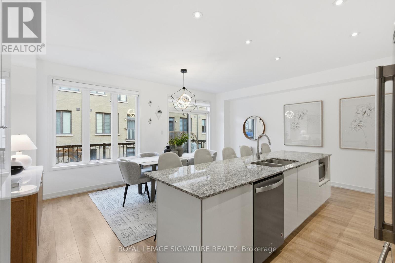 314 Squire Crescent, Oakville, Ontario  L6H 0L9 - Photo 10 - W12563762