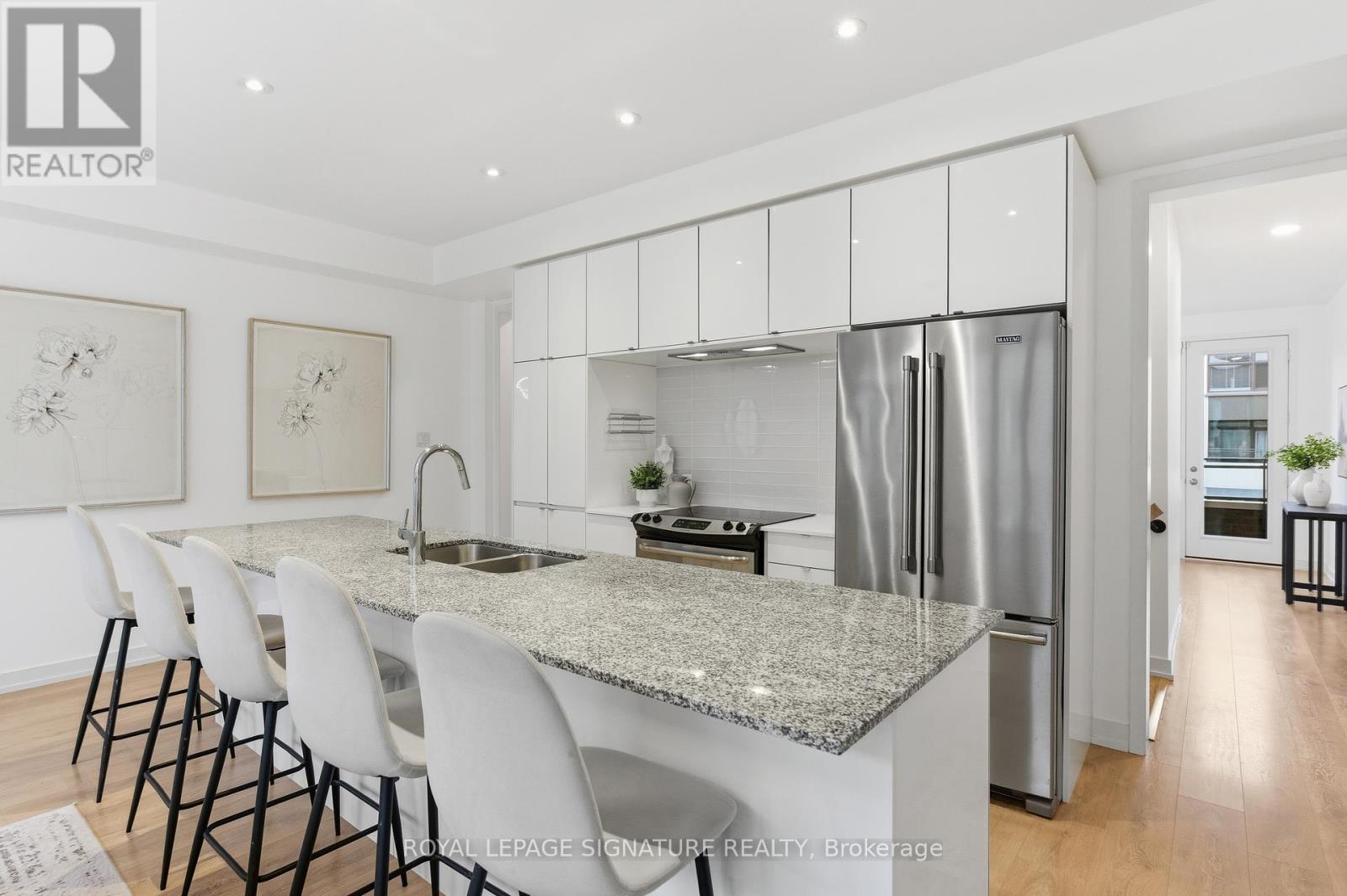 314 Squire Crescent, Oakville, Ontario  L6H 0L9 - Photo 13 - W12563762