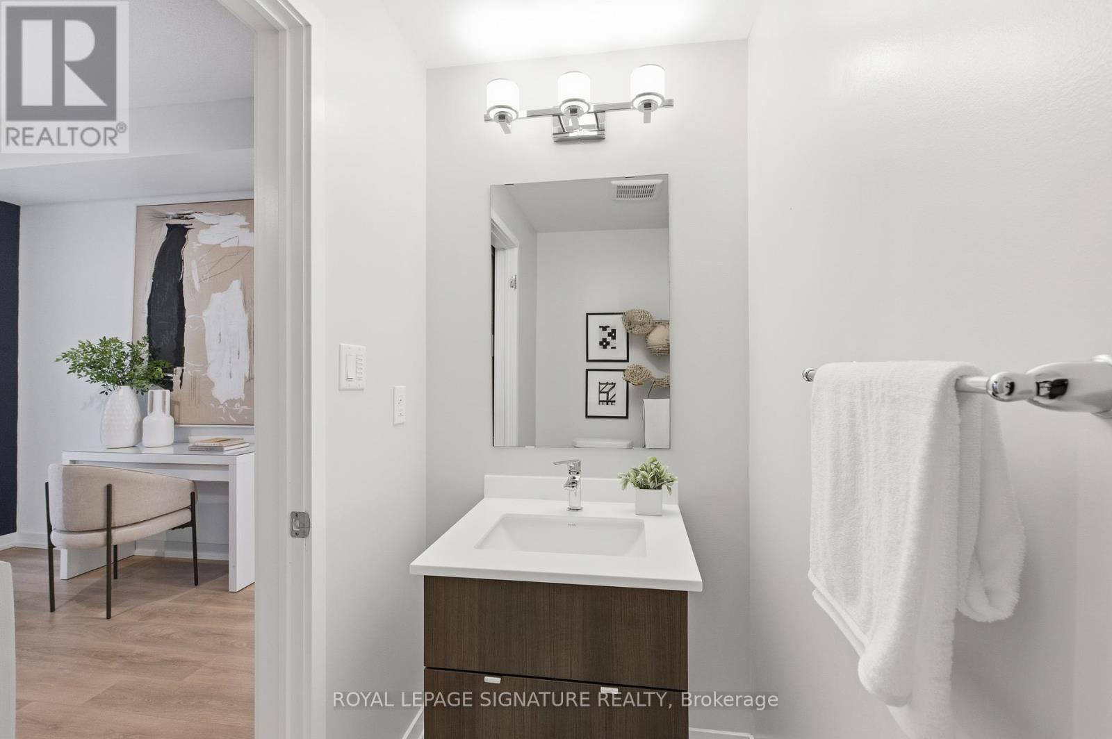 314 Squire Crescent, Oakville, Ontario  L6H 0L9 - Photo 7 - W12563762