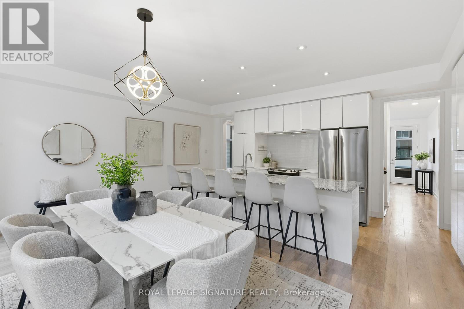 314 Squire Crescent, Oakville, Ontario  L6H 0L9 - Photo 8 - W12563762