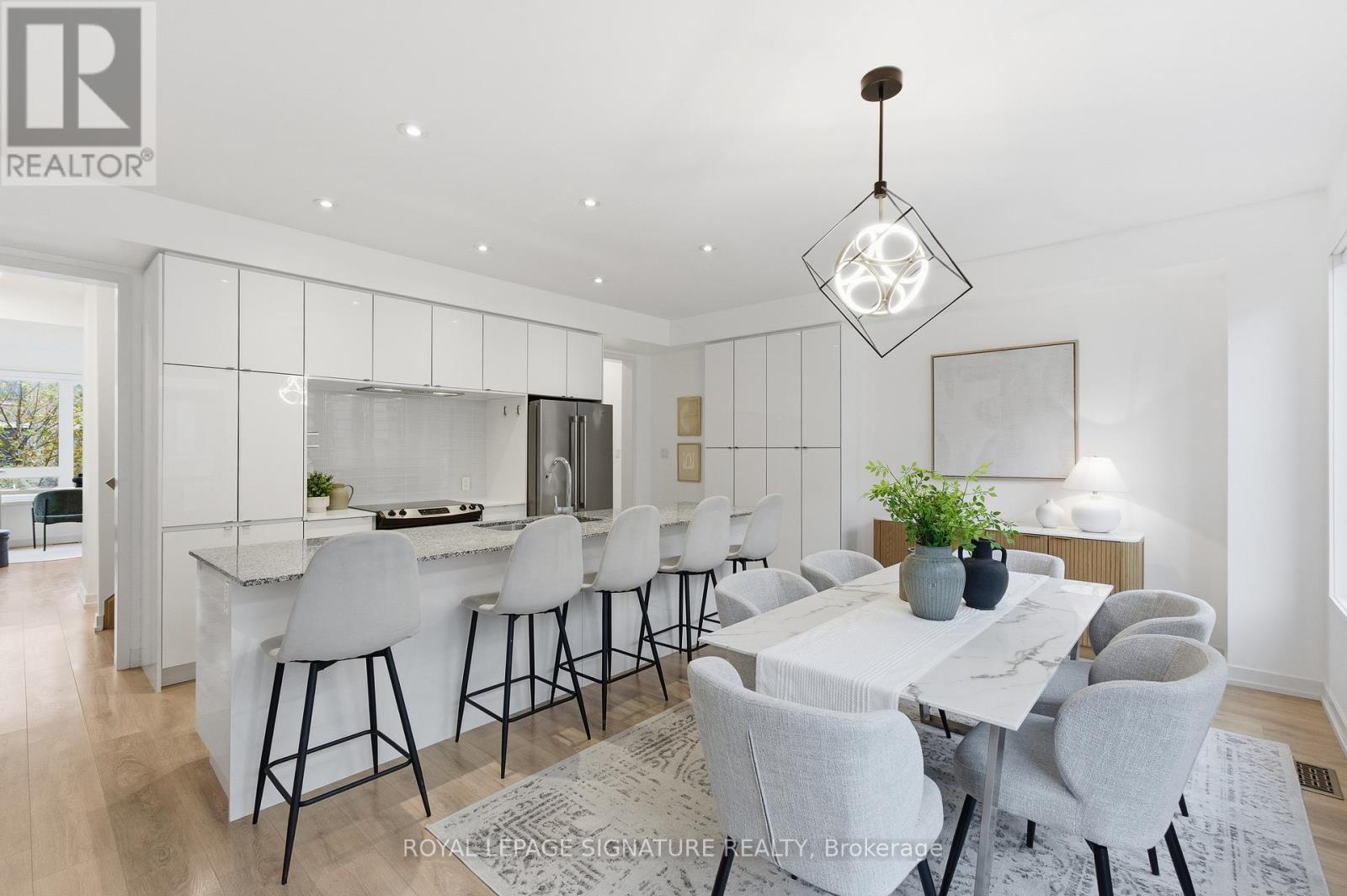 314 Squire Crescent, Oakville, Ontario  L6H 0L9 - Photo 9 - W12563762