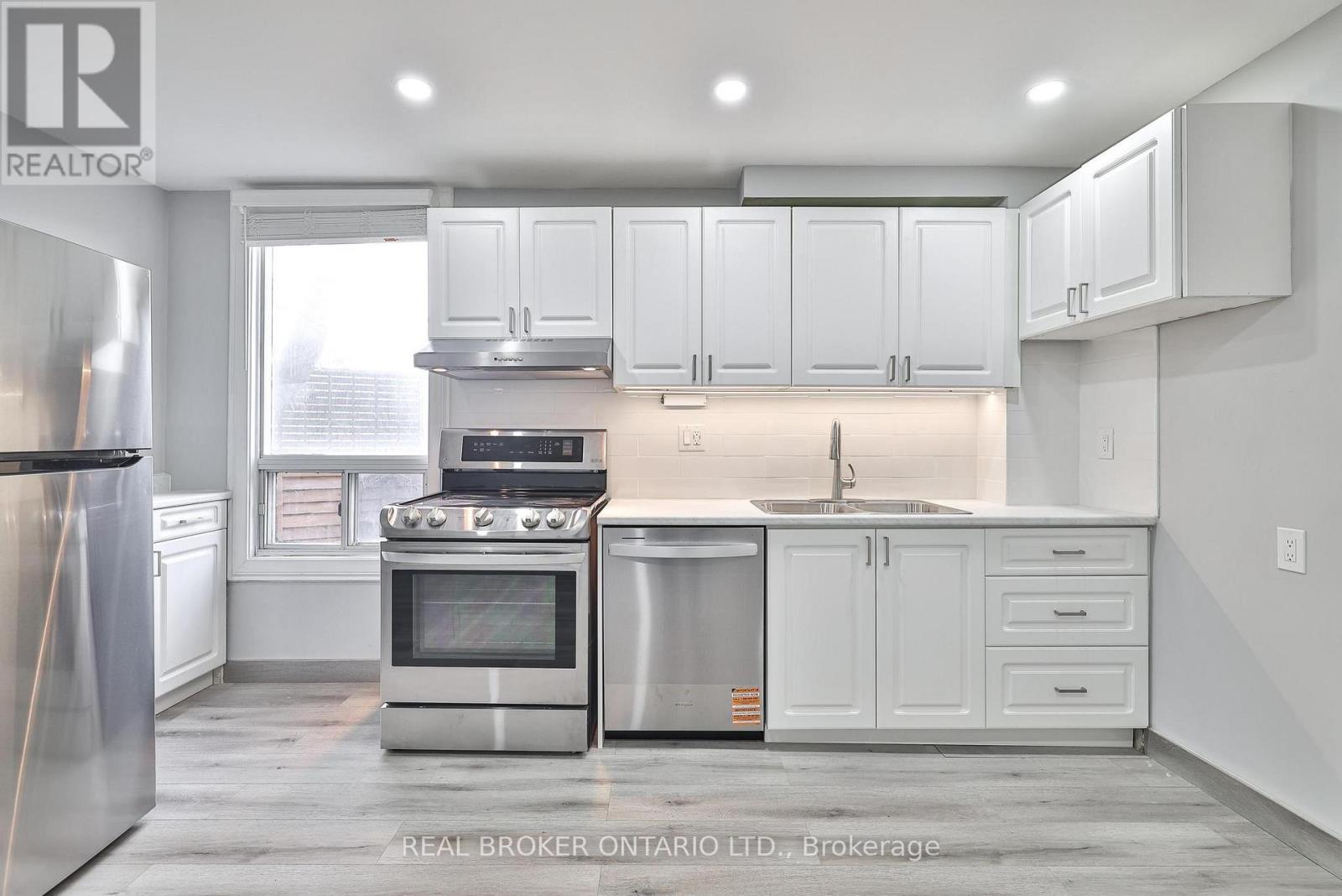 47 Lindner Street, Toronto, Ontario  M6N 1B3 - Photo 2 - W12563768