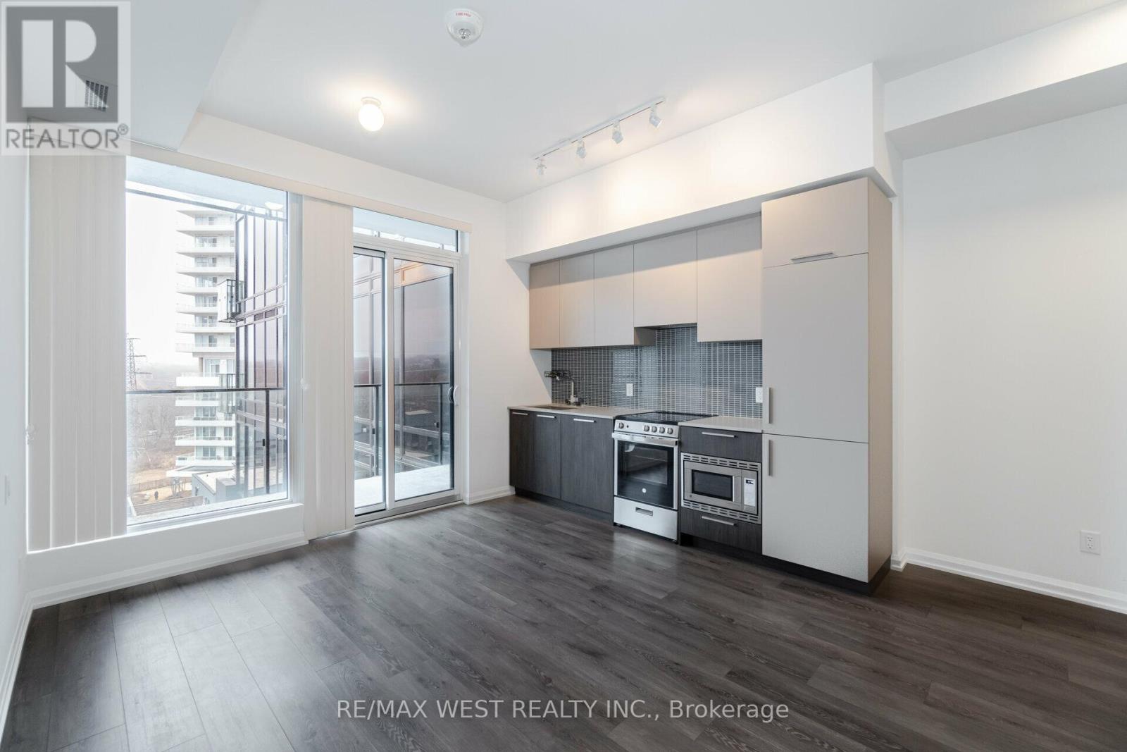 717 - 4208 Dundas Street W, Toronto, Ontario  M8X 1Y6 - Photo 11 - W12563786