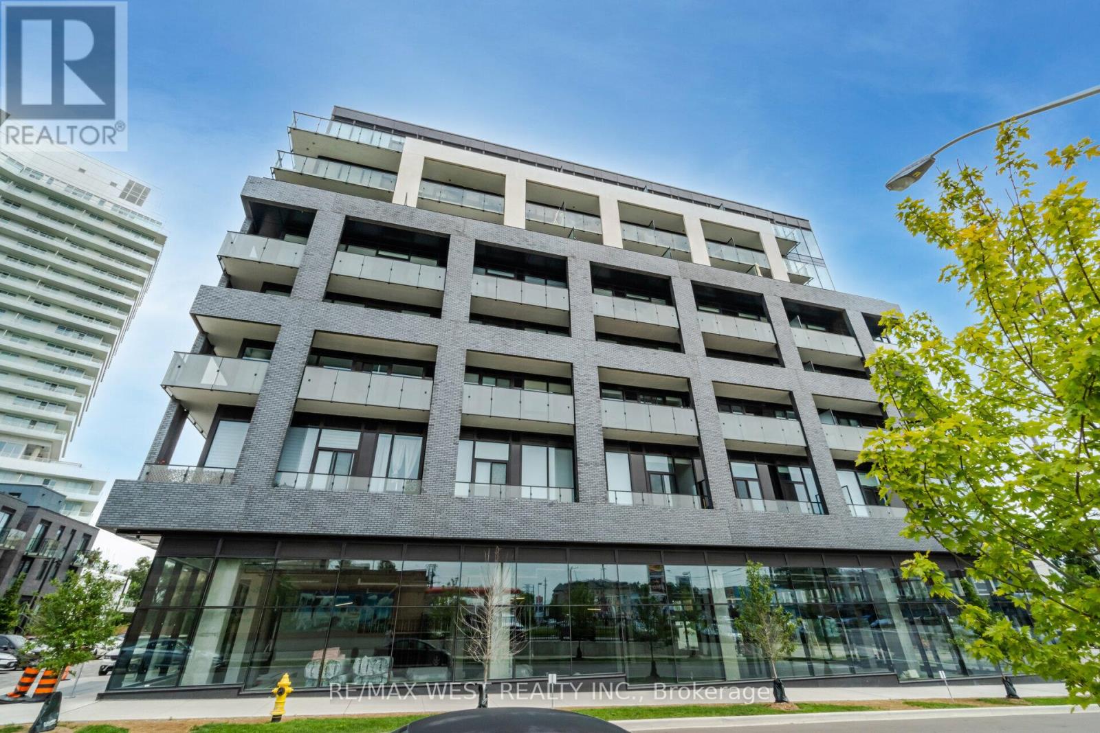 717 - 4208 Dundas Street W, Toronto, Ontario  M8X 1Y6 - Photo 2 - W12563786