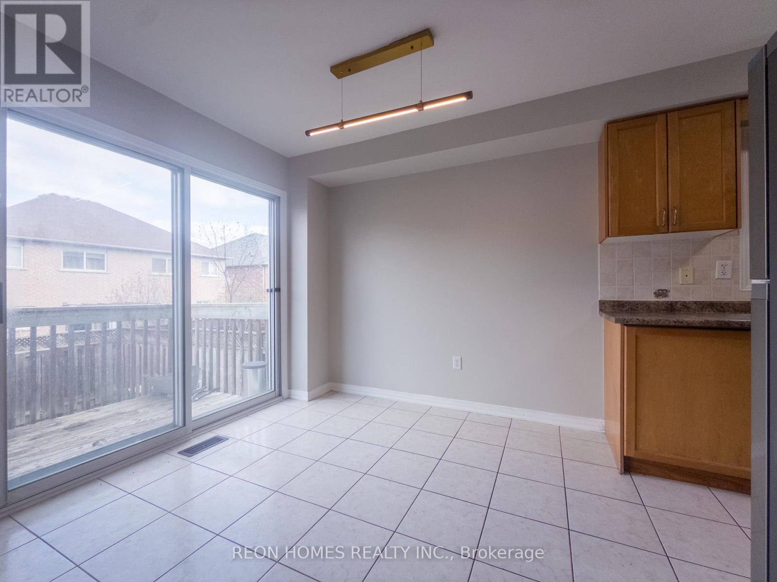 25 Hot Spring Road, Brampton, Ontario  L6R 3H9 - Photo 6 - W12563796