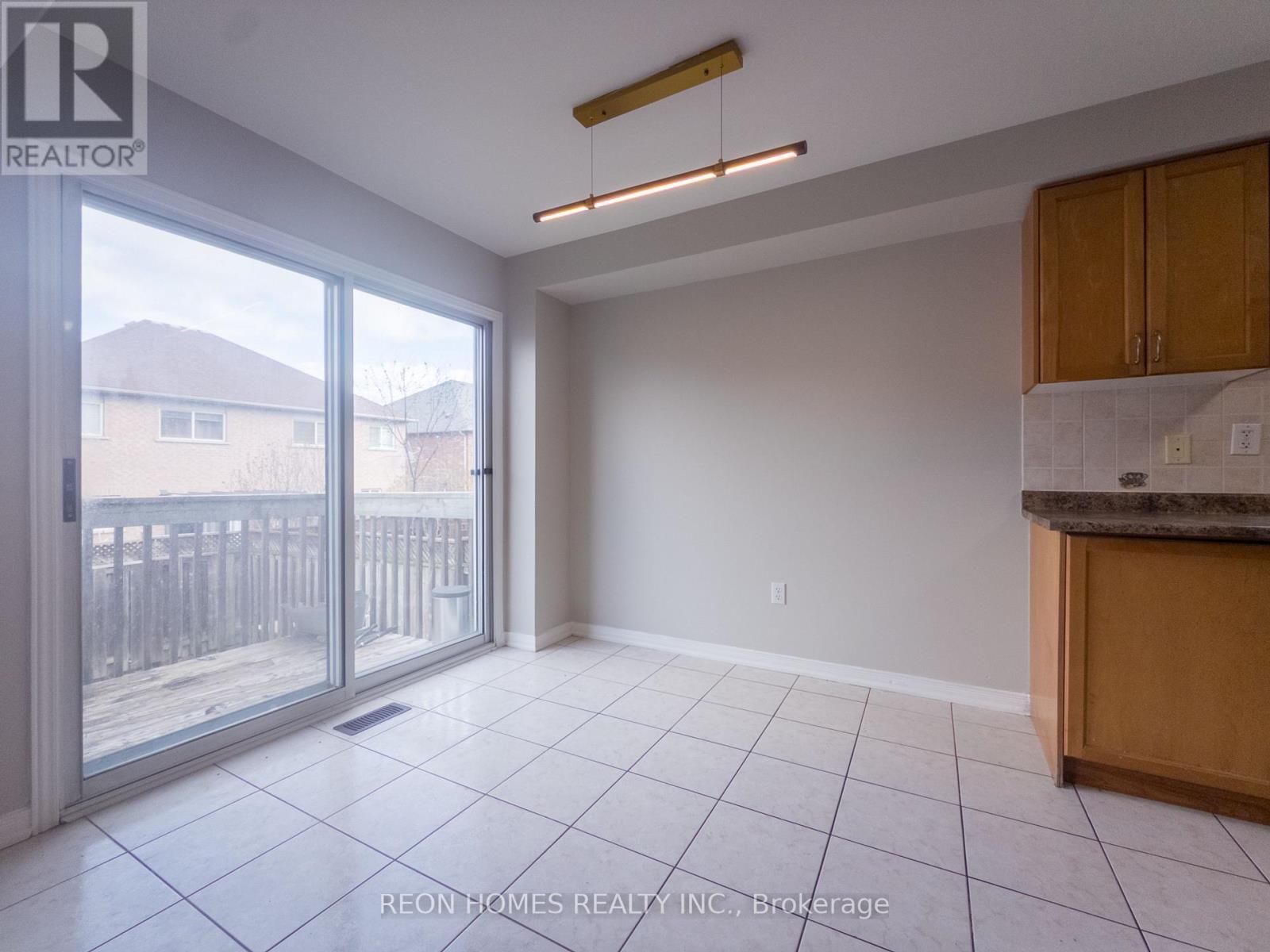25 Hot Spring Road, Brampton, Ontario  L6R 3H9 - Photo 8 - W12563796