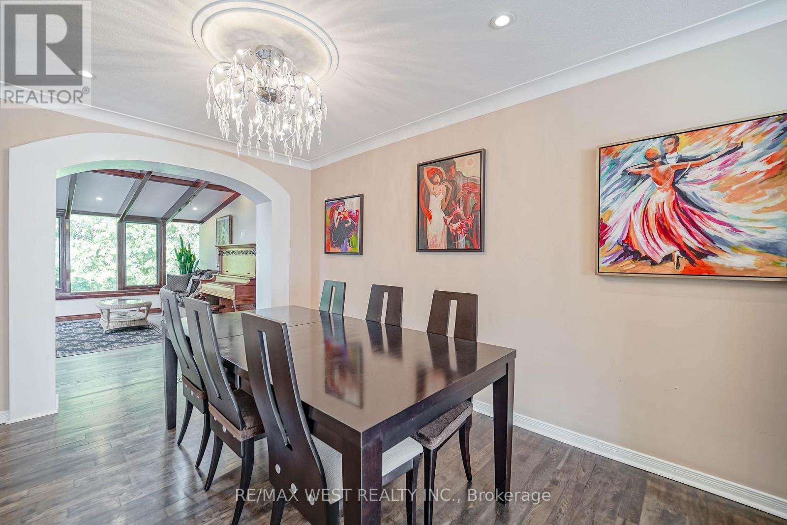 17 Clay Court, Toronto, Ontario  M9A 4S2 - Photo 5 - W12563852