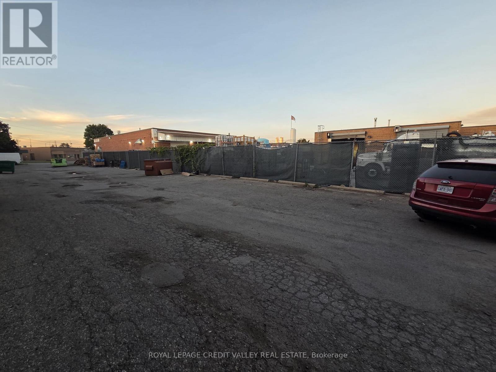 7 - 29 Strathearn Avenue, Brampton, Ontario  L6T 4V6 - Photo 8 - W12563862