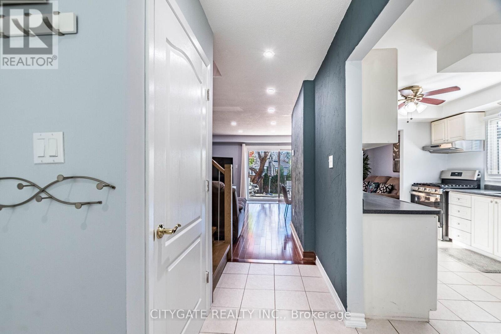 6945 Pamplone Mews S, Mississauga, Ontario  L5N 1S5 - Photo 16 - W12563868