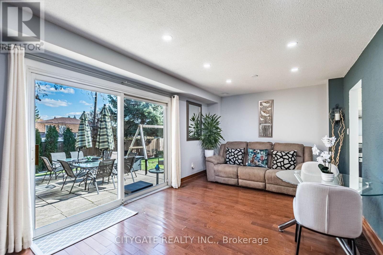 6945 Pamplone Mews S, Mississauga, Ontario  L5N 1S5 - Photo 17 - W12563868