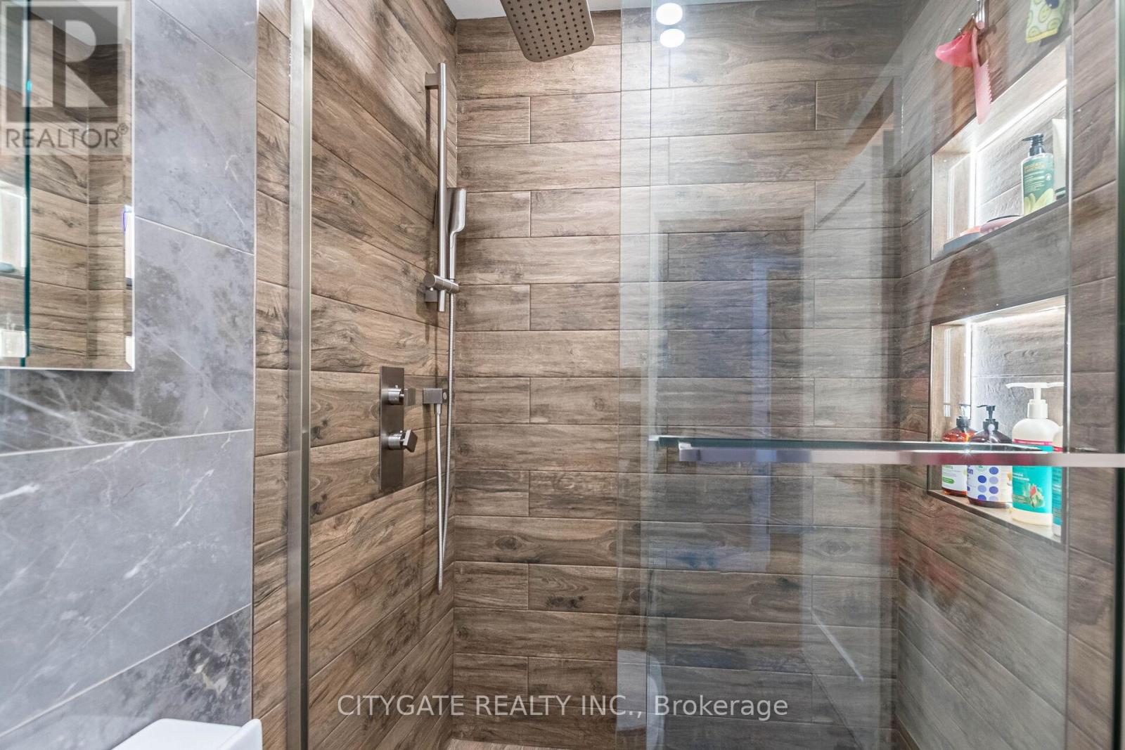 6945 Pamplone Mews S, Mississauga, Ontario  L5N 1S5 - Photo 22 - W12563868