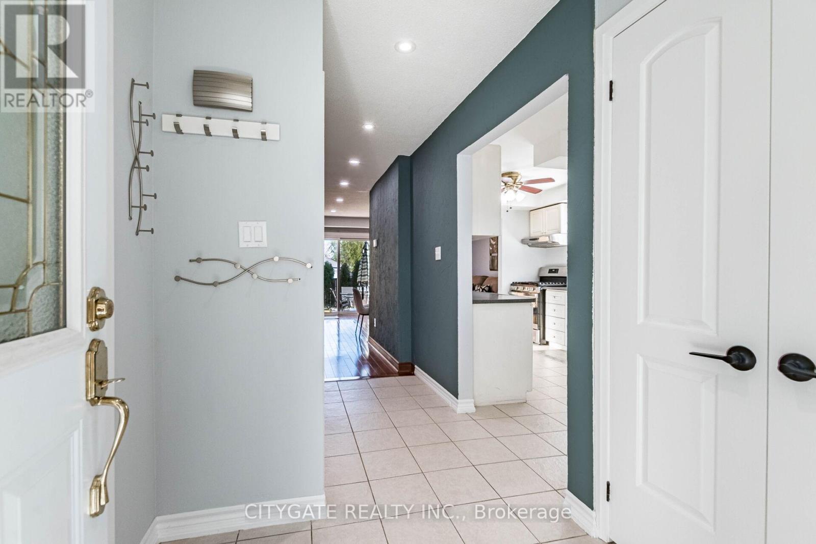 6945 Pamplone Mews S, Mississauga, Ontario  L5N 1S5 - Photo 25 - W12563868