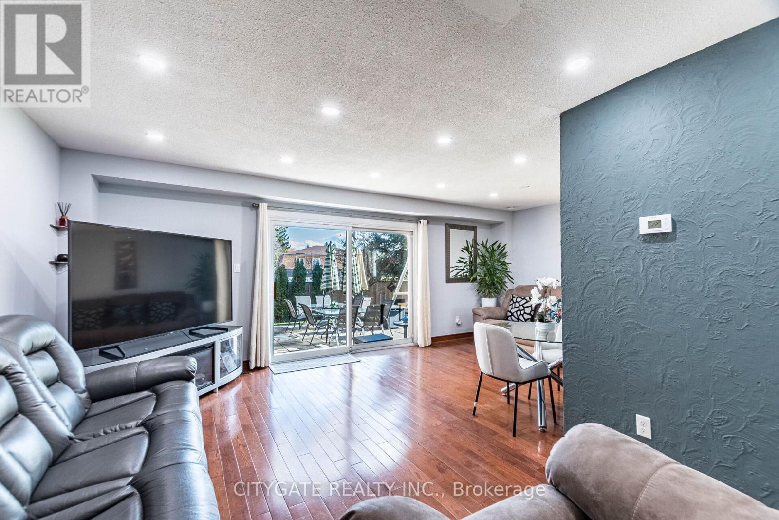 6945 Pamplone Mews S, Mississauga, Ontario  L5N 1S5 - Photo 26 - W12563868