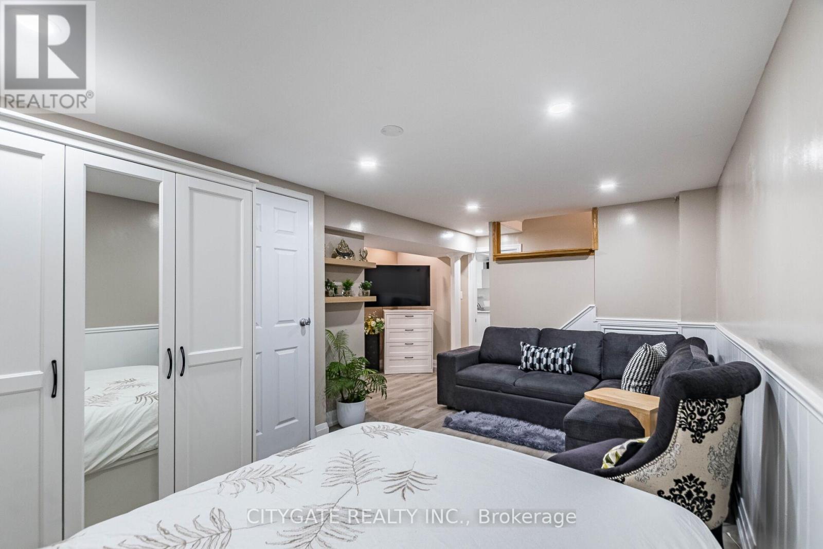 6945 Pamplone Mews S, Mississauga, Ontario  L5N 1S5 - Photo 33 - W12563868