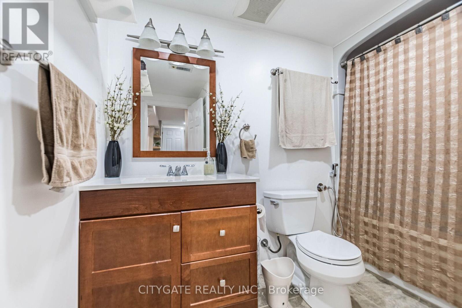 6945 Pamplone Mews S, Mississauga, Ontario  L5N 1S5 - Photo 37 - W12563868